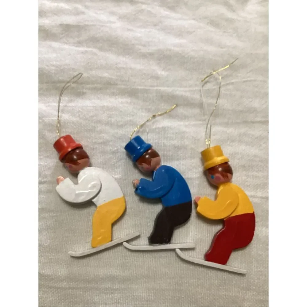 Vintage Wooden Christmas Tree Ornaments 3 Skiers
